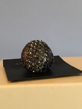 Sparkling Grey / Black Ring, NWT